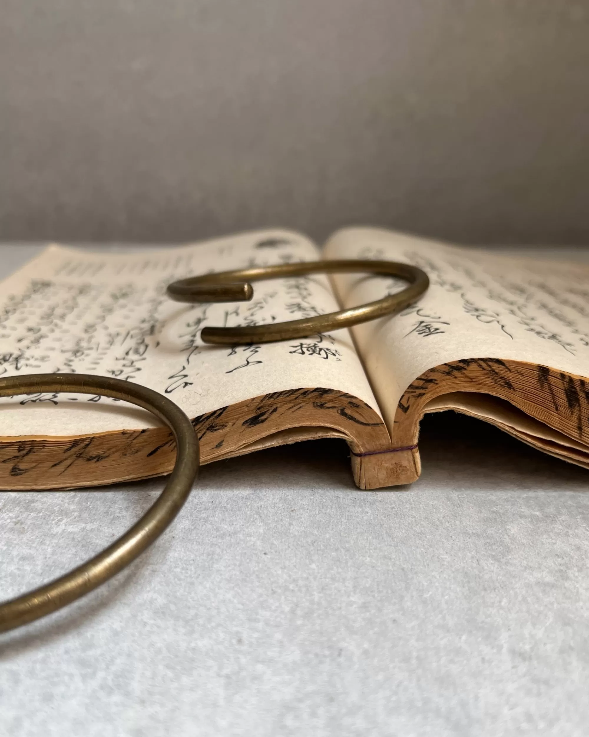 New modern marcel : Vintage Brass Bangle