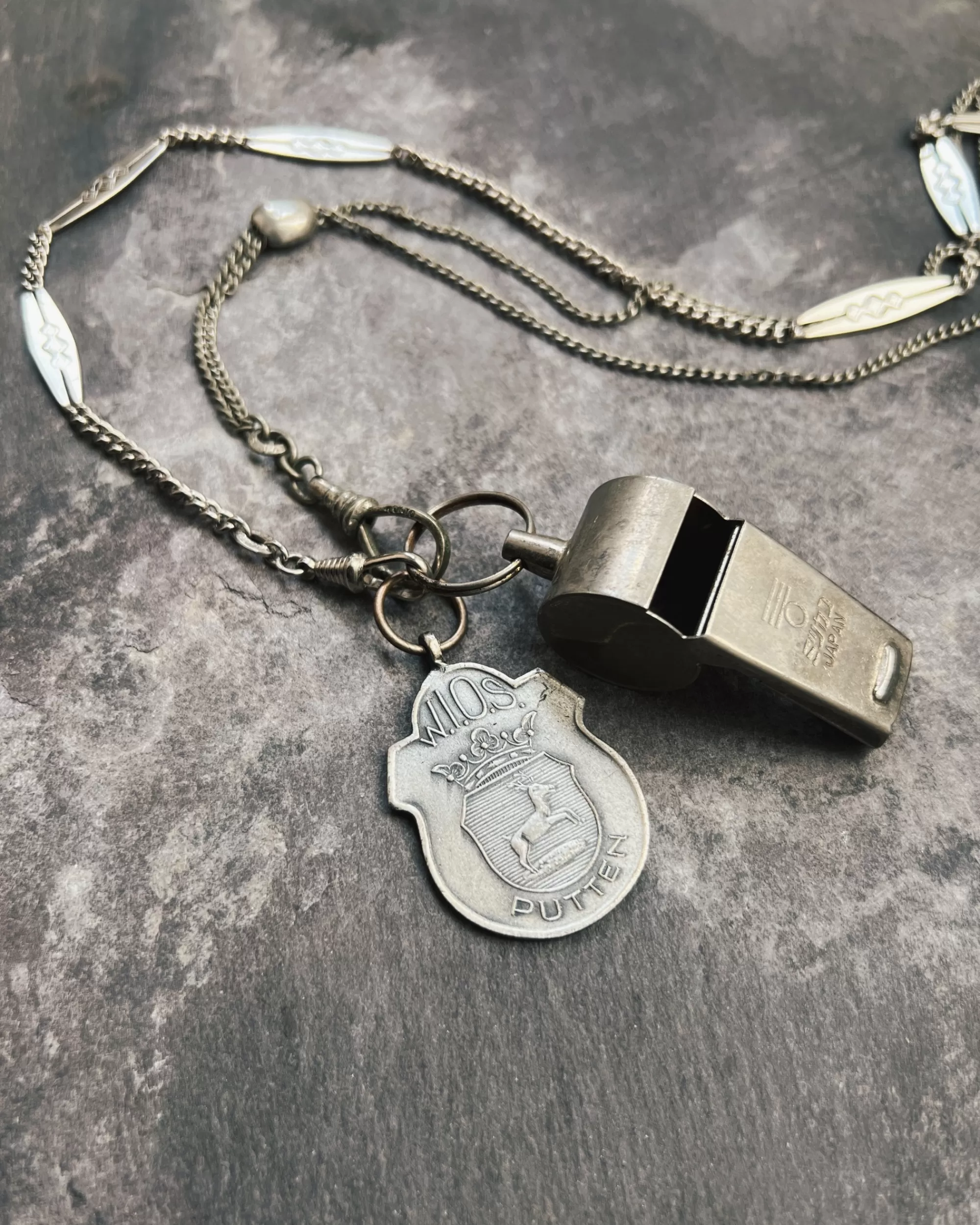 Fashion modern marcel : Vintage Whistle Necklace